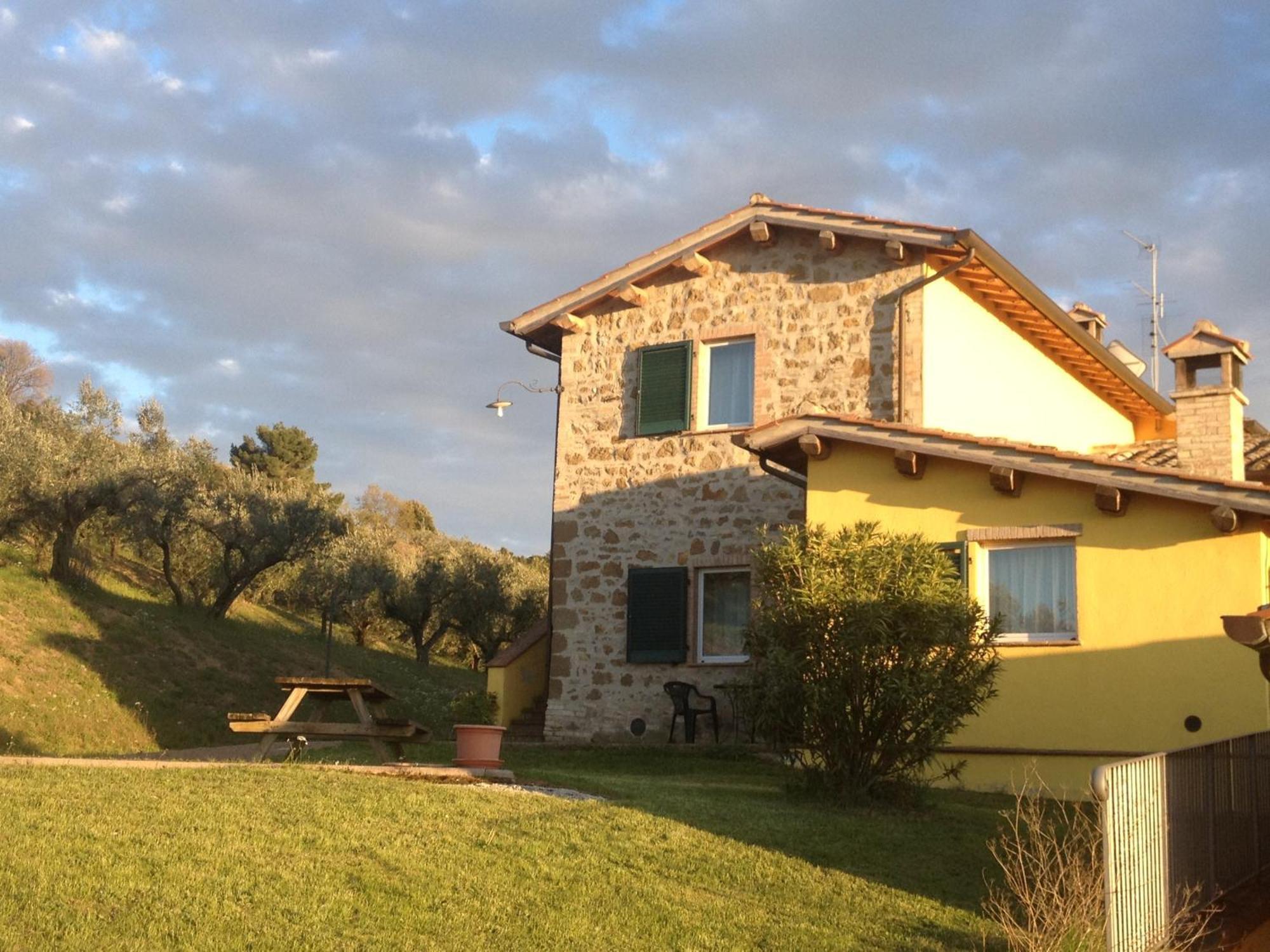 Il Poggio Delle Ginestre Guest House Torgiano Exterior photo