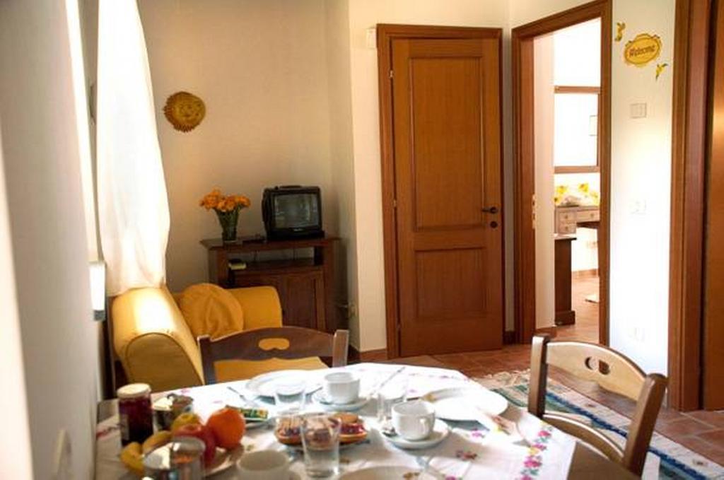 Il Poggio Delle Ginestre Guest House Torgiano Exterior photo